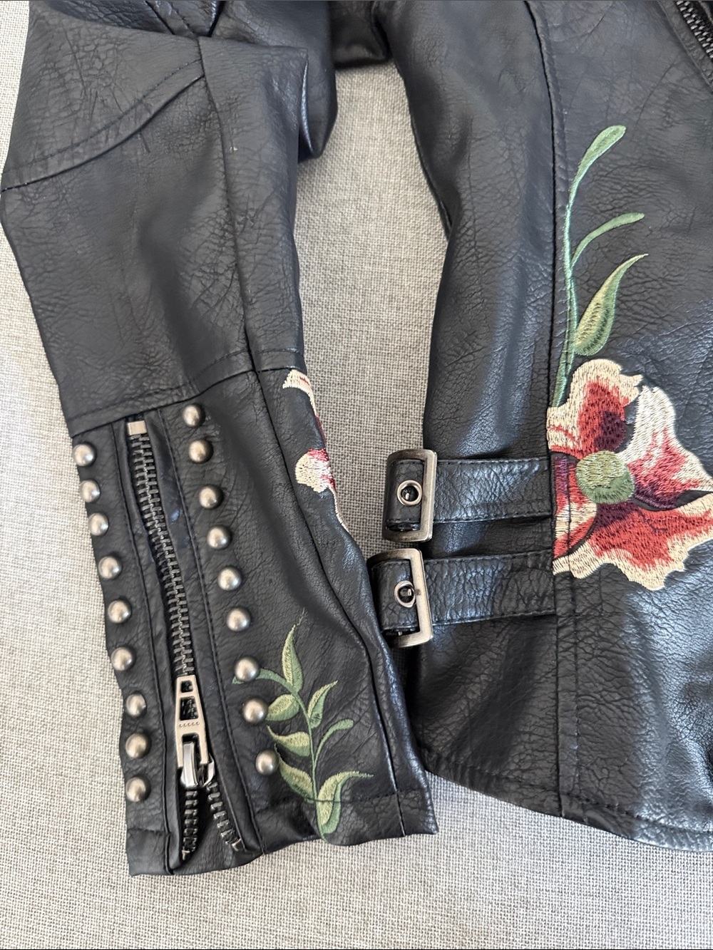 Blank NYC As You Wish Floral Embroidered Faux Leather Biker Jacket Extra Small - Picture 3 of 12